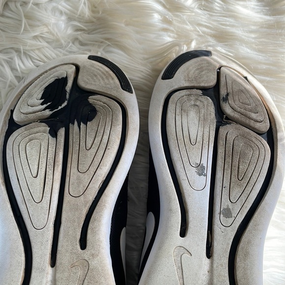 Nike running shoes - Picture 12 of 16